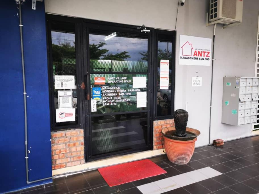 Antz Village Studio Kampar Exteriör bild
